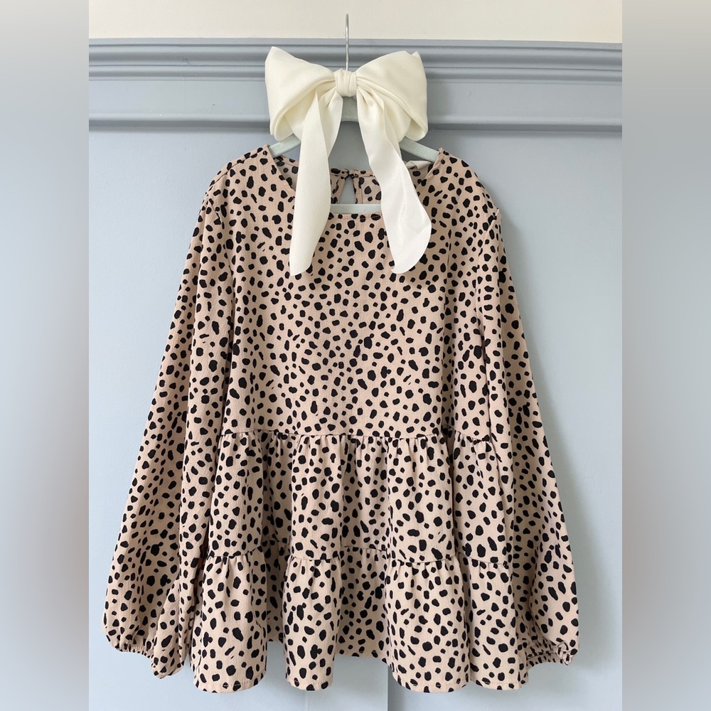 H&M girls billowy blouse in fun polka dotted/animal print, pouf sleeves + tiers